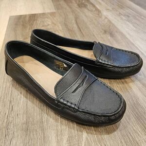 Mercer & Madison Leather Moccasin Flats black size 6.5